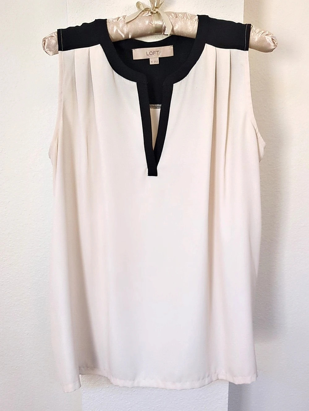 Loft Sleeveless Color Block Blouse in White & Black Like New
